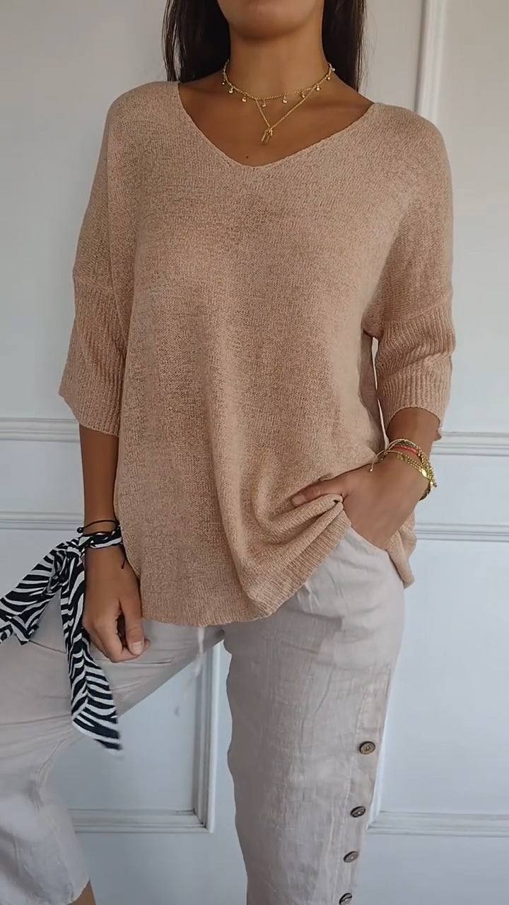 OLIVIA | PLAIN-COLORED KNITTED TOP WITH A V-NECK